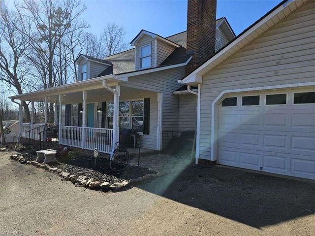 1565 Old Rockford Road, Dobson, NC 27017