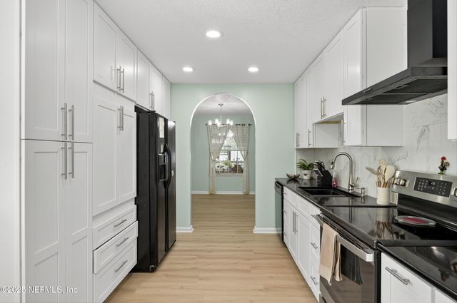 3211 CHANTILLY Court, Orange Park, FL 32073