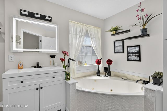 3211 CHANTILLY Court, Orange Park, FL 32073