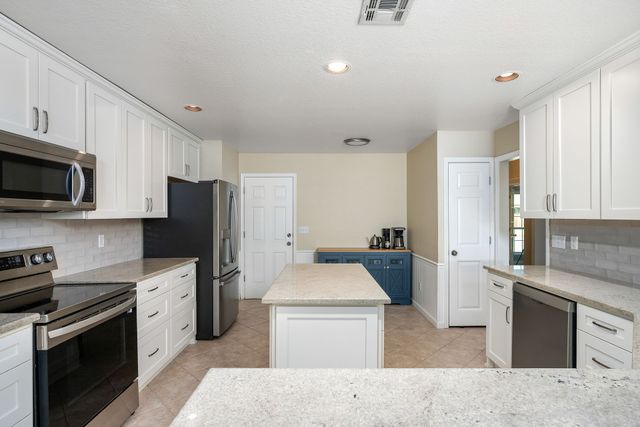 19610 E 49th Place S, Broken Arrow, OK 74014