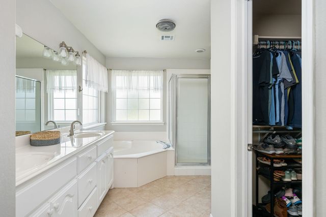 19610 E 49th Place S, Broken Arrow, OK 74014