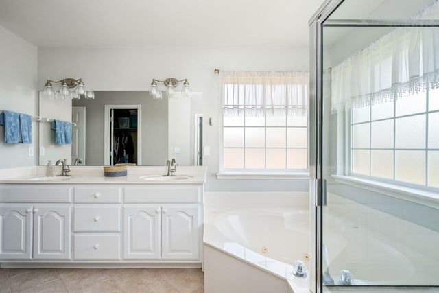 19610 E 49th Place S, Broken Arrow, OK 74014