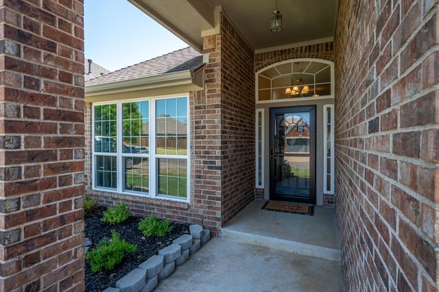 19610 E 49th Place S, Broken Arrow, OK 74014