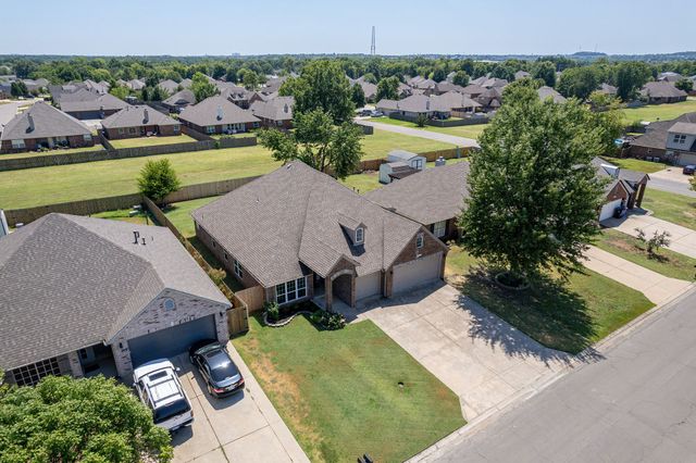 19610 E 49th Place S, Broken Arrow, OK 74014