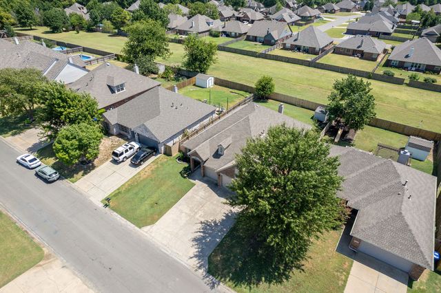 19610 E 49th Place S, Broken Arrow, OK 74014