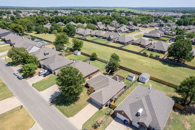 19610 E 49th Place S, Broken Arrow, OK 74014