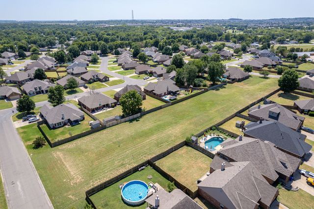 19610 E 49th Place S, Broken Arrow, OK 74014