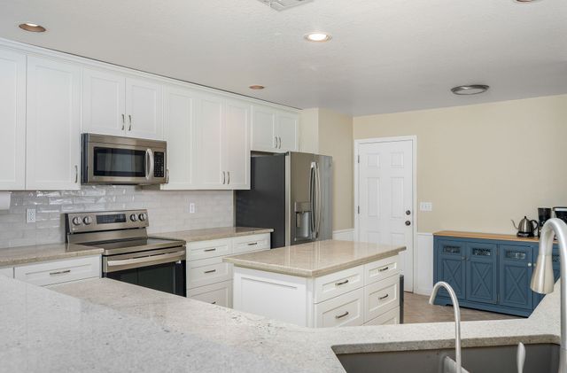 19610 E 49th Place S, Broken Arrow, OK 74014