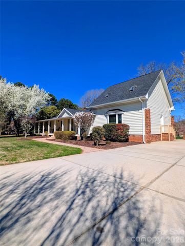 8623 Mcilwaine Road, Huntersville, NC 28078