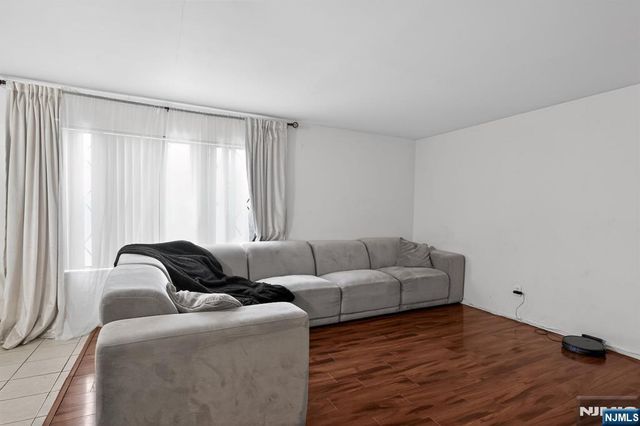 192 Burnett Avenue, Maplewood, NJ 07040