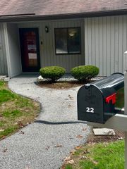 22 Essex Green Road # 22B, Merrimack, NH 03054