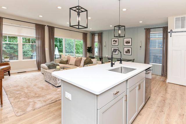 6837 Vinewood Avenue, Columbia Twp, OH 45227