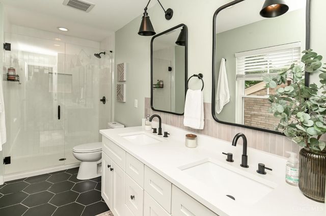 6837 Vinewood Avenue, Columbia Twp, OH 45227