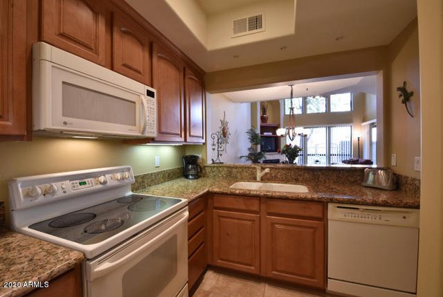 7641 E INDIAN BEND Road, Scottsdale, AZ 85250