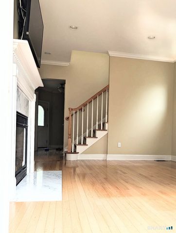 159 Bradford Walk 159, New Britain, CT 06053