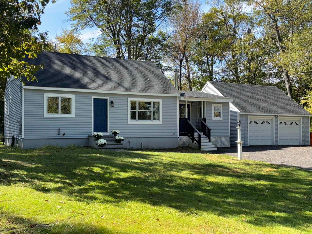 7 Merrick Road, Raymond, NH 03077