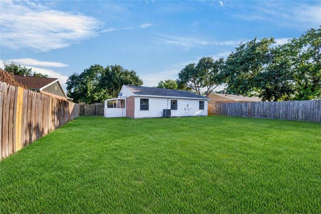 24114 Four Sixes Lane, Hockley, TX 77447