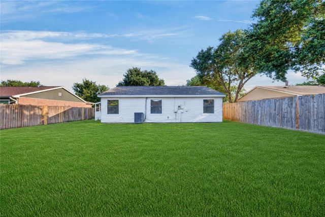 24114 Four Sixes Lane, Hockley, TX 77447