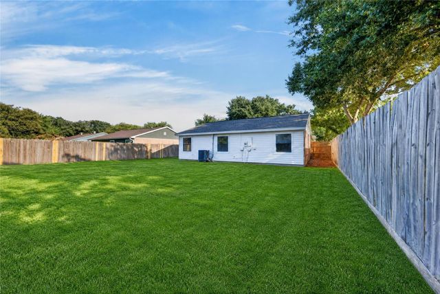 24114 Four Sixes Lane, Hockley, TX 77447