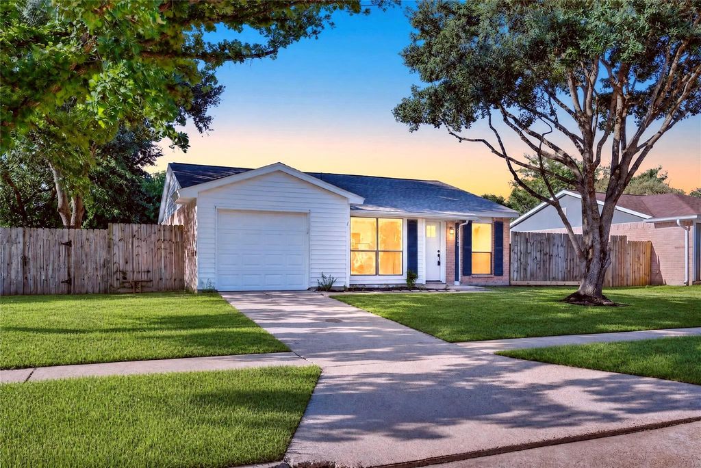 24114 Four Sixes Lane, Hockley, TX 77447