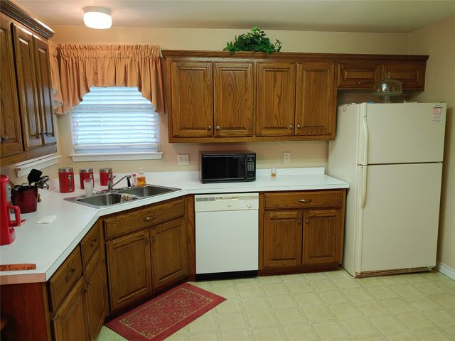 1360 NE 26th Street, Paris, TX 75460