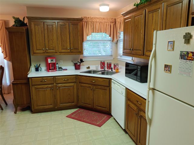 1360 NE 26th Street, Paris, TX 75460