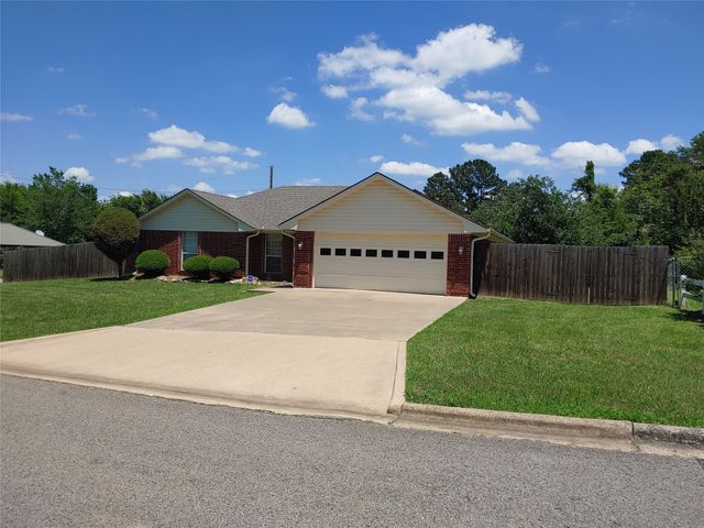 1360 NE 26th Street, Paris, TX 75460