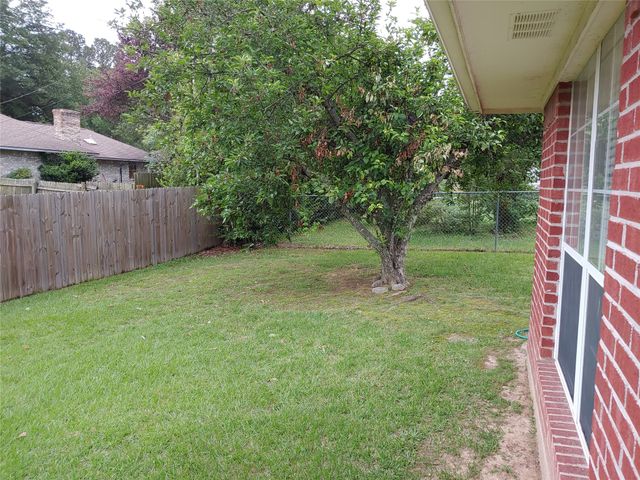 1360 NE 26th Street, Paris, TX 75460