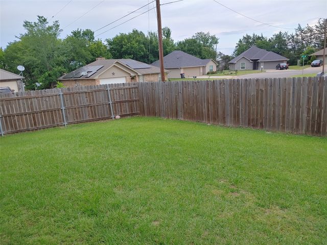 1360 NE 26th Street, Paris, TX 75460