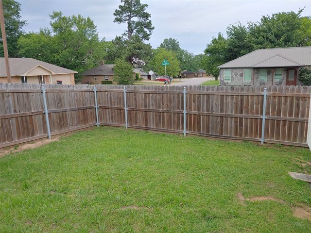1360 NE 26th Street, Paris, TX 75460