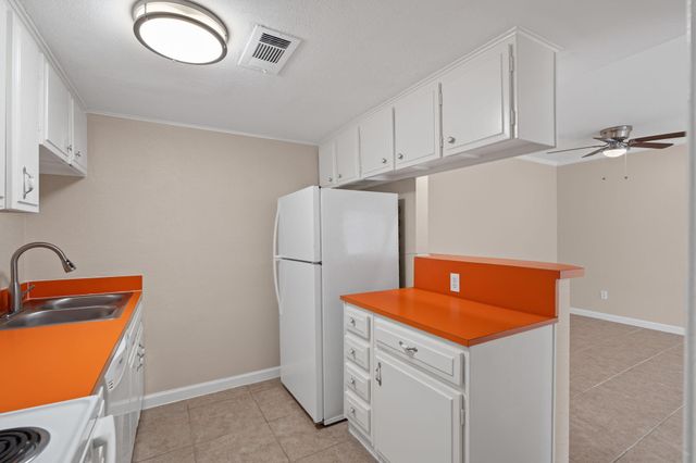 7047 Bissonnet Street 68, Houston, TX 77074