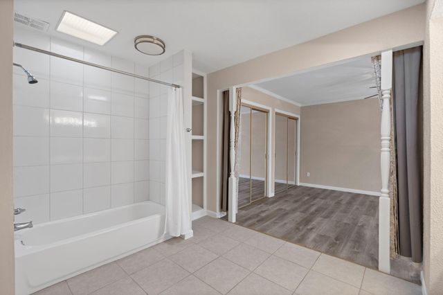 7047 Bissonnet Street 68, Houston, TX 77074