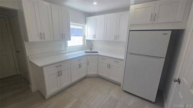 724 E Park Avenue, Long Beach, NY 11561