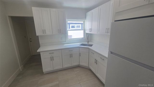 724 E Park Avenue, Long Beach, NY 11561