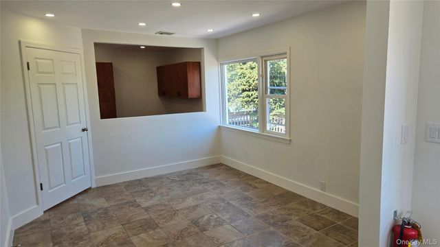 724 E Park Avenue, Long Beach, NY 11561