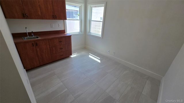 724 E Park Avenue, Long Beach, NY 11561