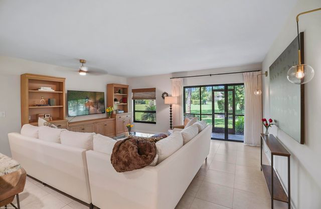 13334 Polo Club Road 228, Wellington, FL 33414
