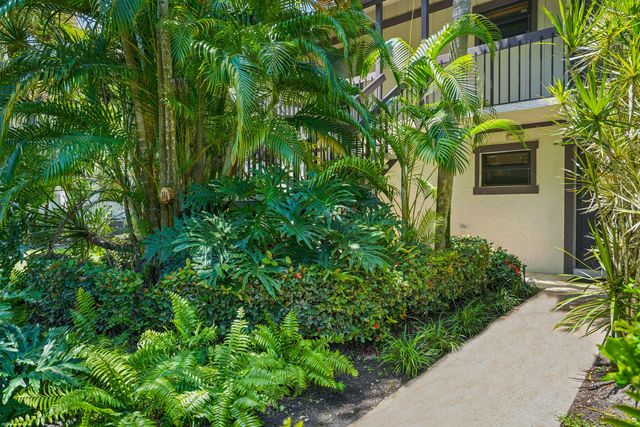13334 Polo Club Road 228, Wellington, FL 33414