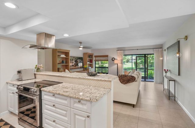 13334 Polo Club Road 228, Wellington, FL 33414