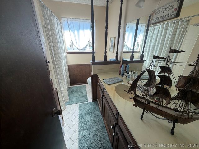 2301 W Oklahoma Place, Tulsa, OK 74127