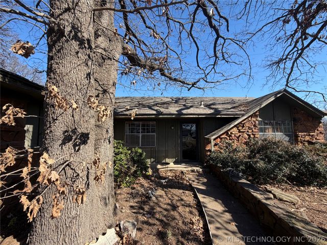 2301 W Oklahoma Place, Tulsa, OK 74127