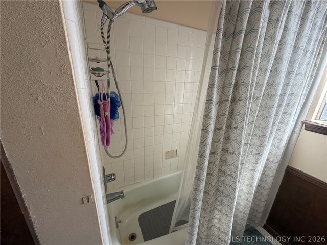 2301 W Oklahoma Place, Tulsa, OK 74127