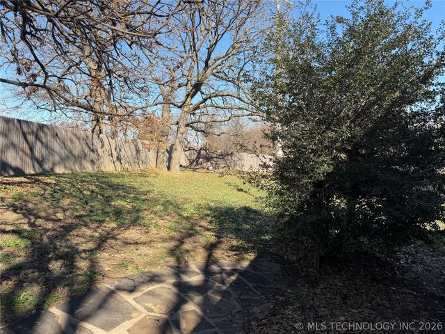 2301 W Oklahoma Place, Tulsa, OK 74127