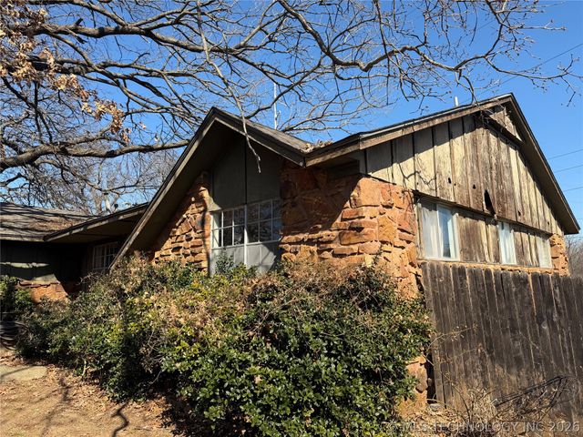 2301 W Oklahoma Place, Tulsa, OK 74127