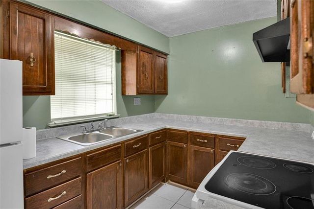 8941 Ashwood Drive, Riverdale, GA 30274