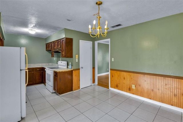 8941 Ashwood Drive, Riverdale, GA 30274