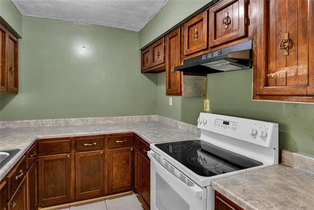 8941 Ashwood Drive, Riverdale, GA 30274