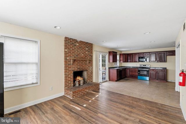 2090 BLUE BELL RD, Williamstown, NJ 08094
