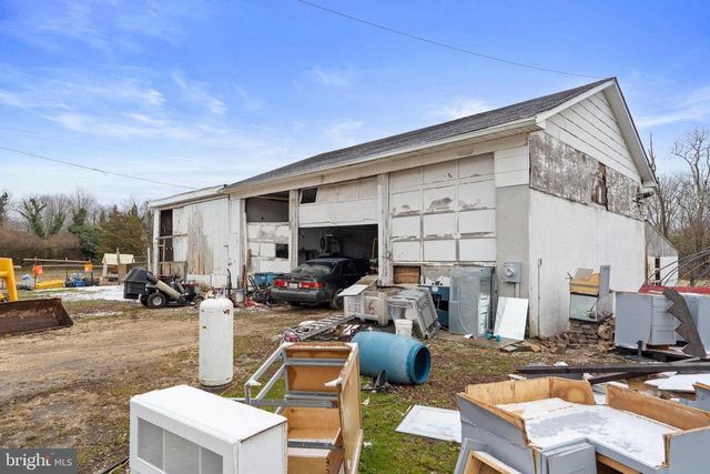 2090 BLUE BELL RD, Williamstown, NJ 08094