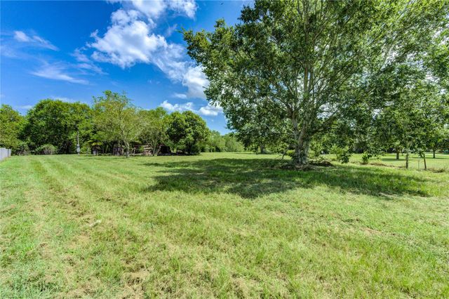 8037 Pesek Lane, Needville, TX 77461